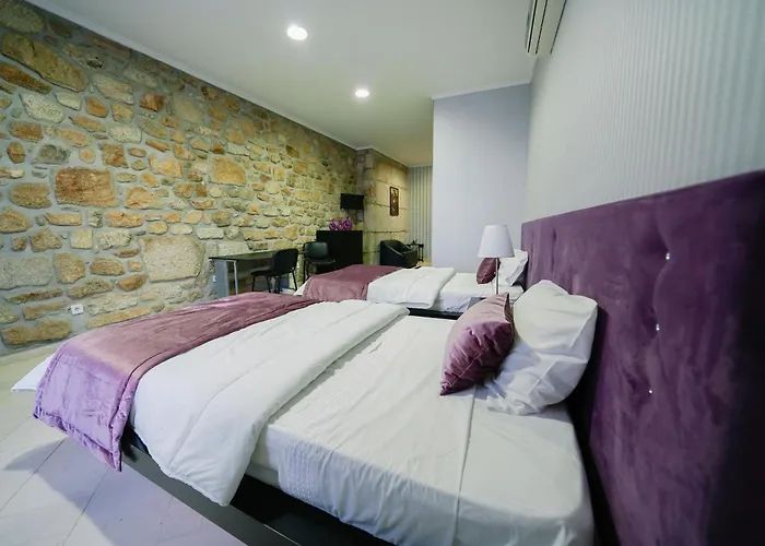 Guest house Alojamento Galerias Nascentes 3*